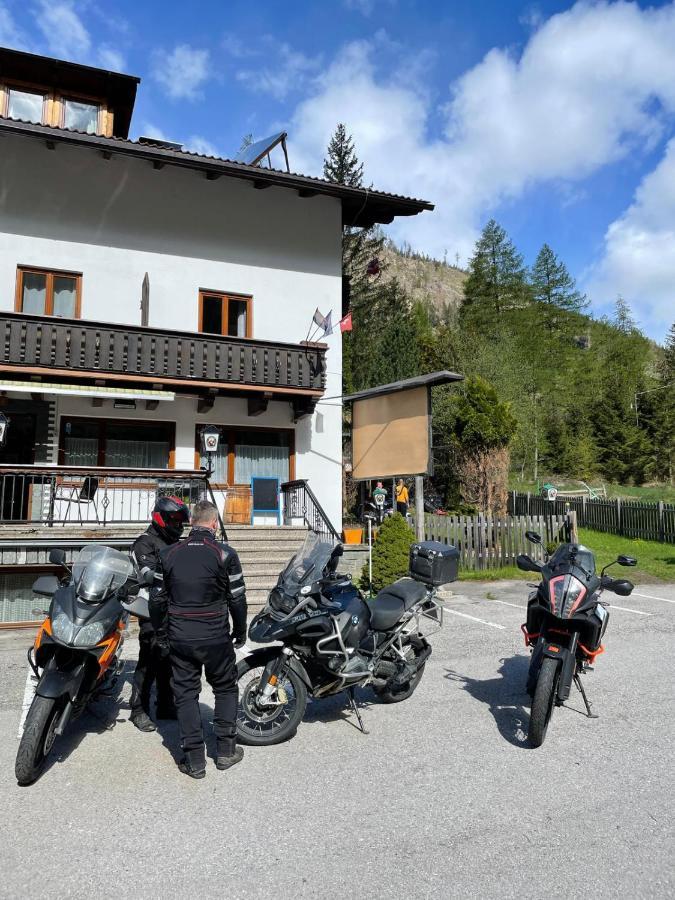 Tattoo Pension Mit Restaurant Und Tattoo-Studio Mörtschach Екстериор снимка