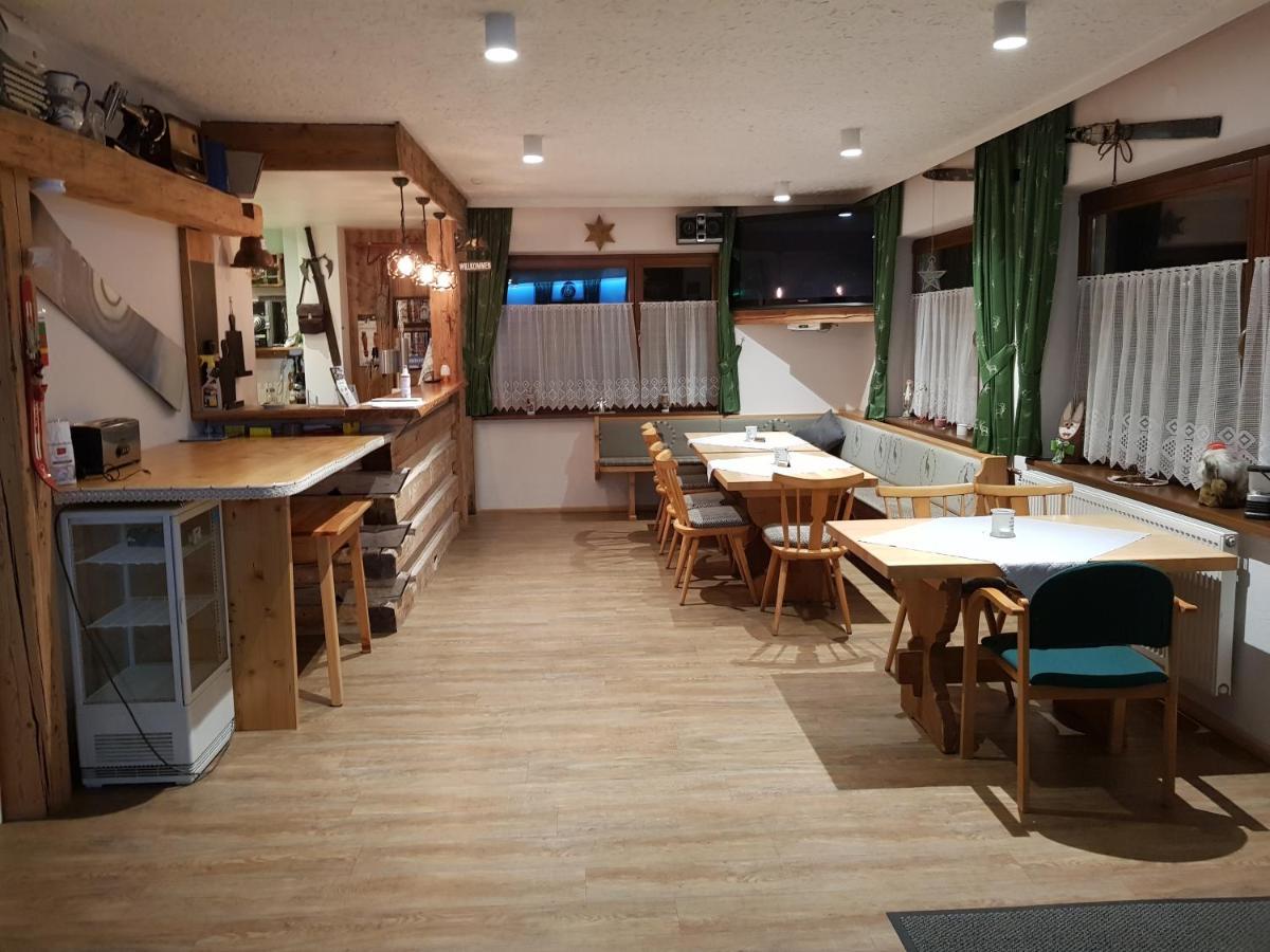 Tattoo Pension Mit Restaurant Und Tattoo-Studio Mörtschach Екстериор снимка