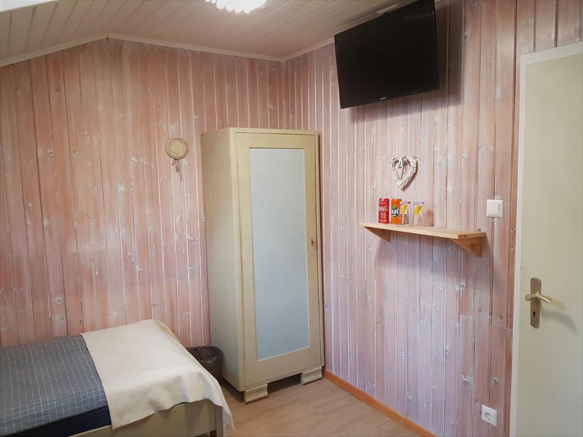 Tattoo Pension Mit Restaurant Und Tattoo-Studio Mörtschach Екстериор снимка