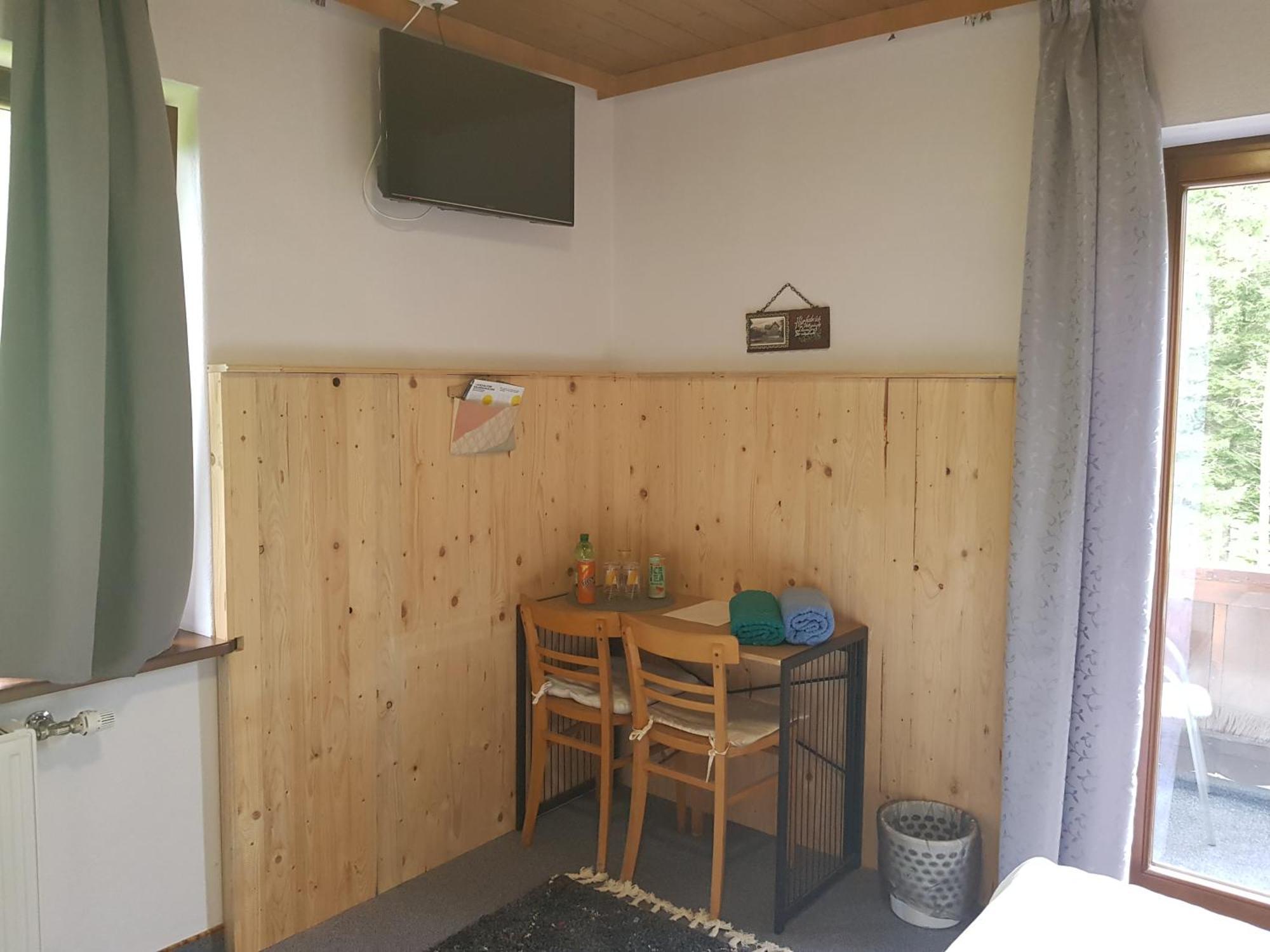 Tattoo Pension Mit Restaurant Und Tattoo-Studio Mörtschach Екстериор снимка